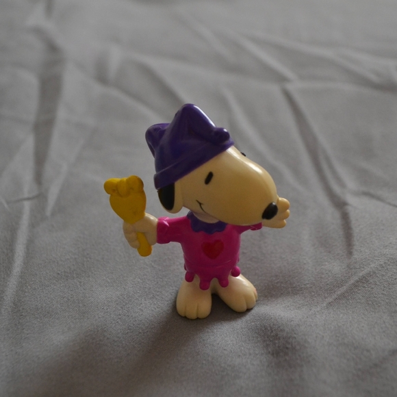 Snoopy Valentines Day Figurines - Picture 4 of 5